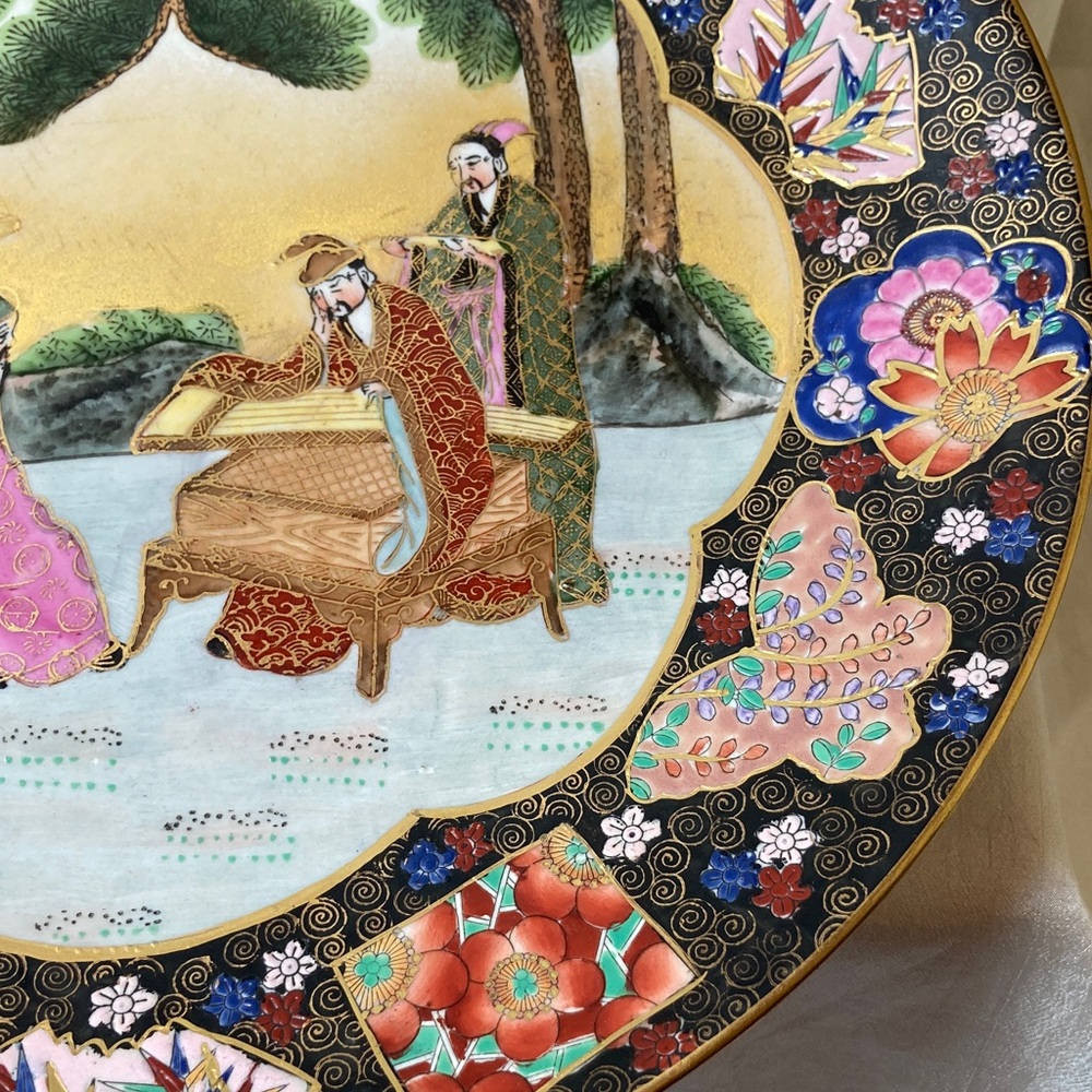 Decorative Chinese Porcelain Plate with Japanese Aesthetics